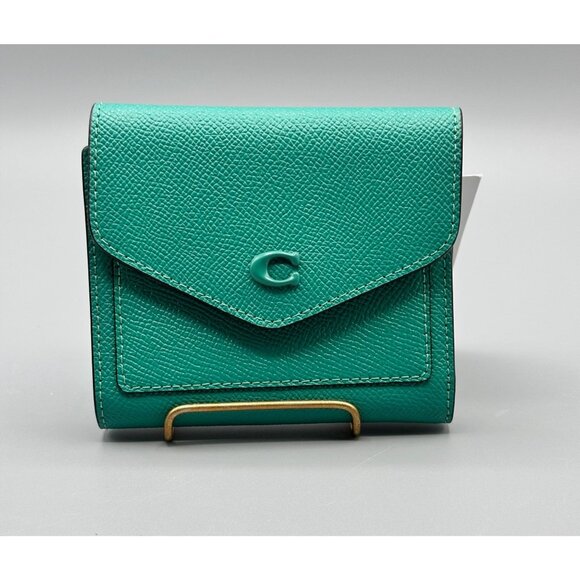 Coach CH808 Bright Green Wyn Small Crossgrain Leather Envelope Wallet NWT - Picture 1 of 15
